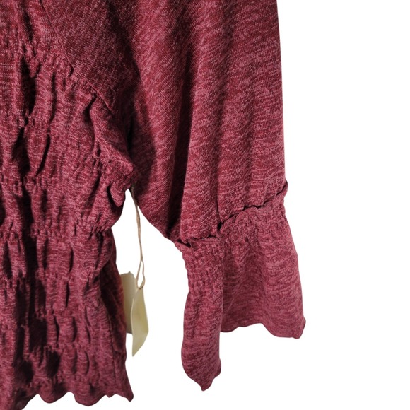 NWT Paper + Tee Top Womens Size 2x Red Ruched Blouse Keyhole‎ Back Bell Sleeves - Picture 2 of 7